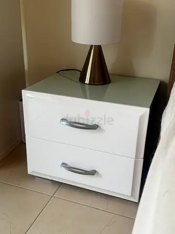 2x White 2-Drawer Nightstand / Bedside Table in Good Condition