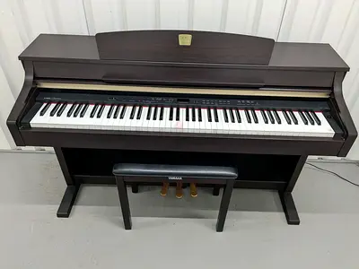Yamaha Clavinova CLP 330 Digital Piano | Dark Rosewood (Display Unit)