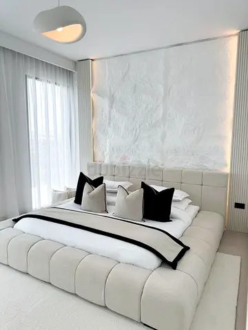 Modern Upholstered Bed Set with Tufted Headboard
