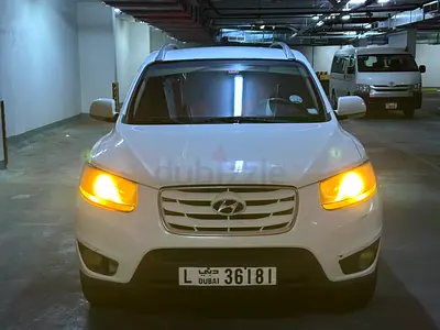Hyundai Santa Fe 2011 | GCC Specs