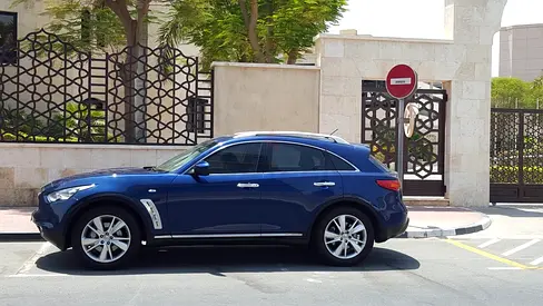 Infiniti FX35 Luxury 2012 GCC Specs - Well Maintained