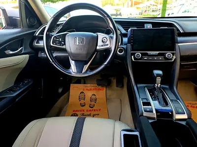 صورة 16 لـ 2021 Honda CIVIC
