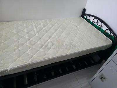 Single metal bed with good medical mattress