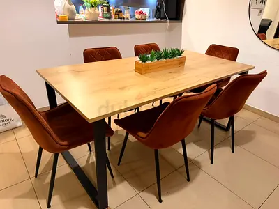 Modern 6-Seater Dining Table & Chairs – Excellent Condition