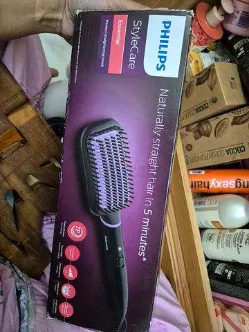 Philips StyleCare Heated Straightening Brush - Gently Used