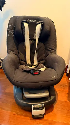Maxi-Cosi Convertible Child Car Seat with ISO fix - Used, Good Condition