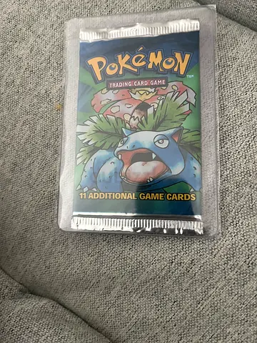 1999 pokemon Base Set Venusaur booster pack