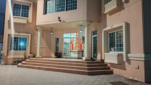 Very Big villa With Private Pool, 2 Entry Gate's, 6 Bedroom, All Master Room,9 Washroom, Big Garden