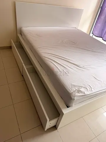 Price reduced!!Queen Bed+Mattress + Frame+ 2 drawer Set -Excellent Condition 550AED!Like new