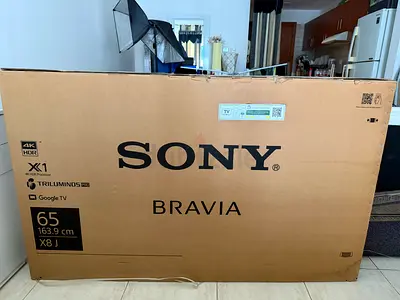 Sony Bravia 65-Inch 65X8J (Broken Screen) + Brand New Sealed Remote & Box