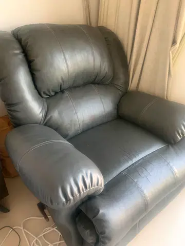Comfortable dark grey leather recliner armchair - Good condition