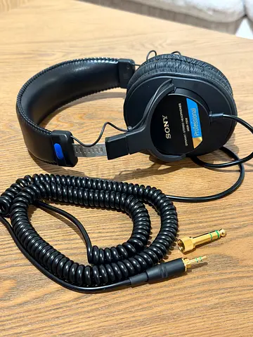 Sony MDR-7506 Professional Studio Monitoring Headphones