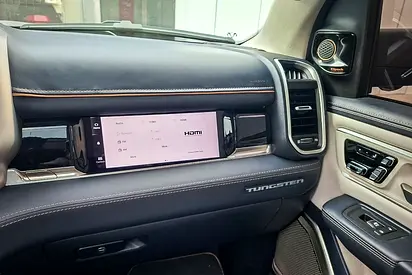 2025 RAM 1500 photo 15
