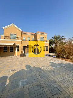 Villa for rent in Al Mizhar 2 area 6 master rooms * Majlis * 2 halls
