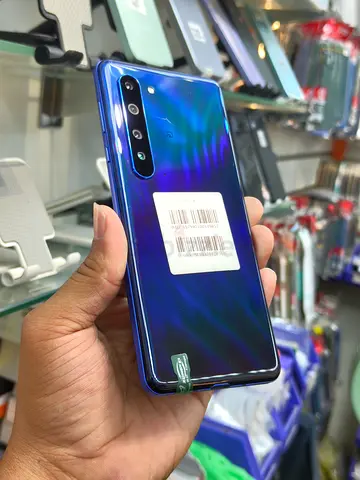 AQUOS R5 Android smartphone - 4 rear cameras, blue gradient back