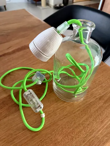 Table lamp with wire