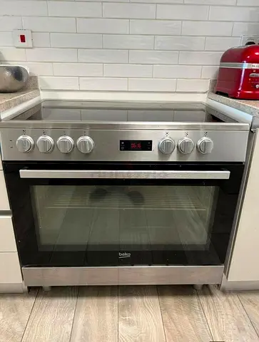 Beko 90 cm ceramic cooking range 5 hubs electric cooker slightly used
