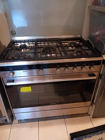Stainless Steel 90cm Gas Range Cooker with Large Oven - Good Condition