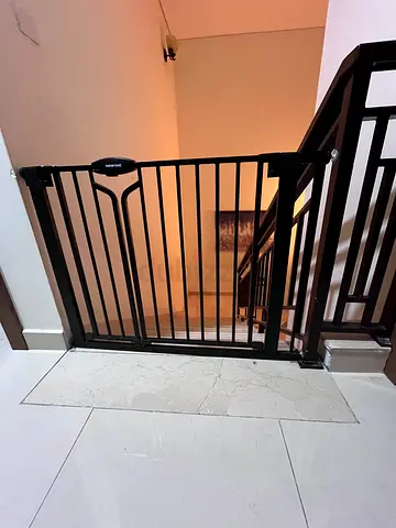Kids safety gate