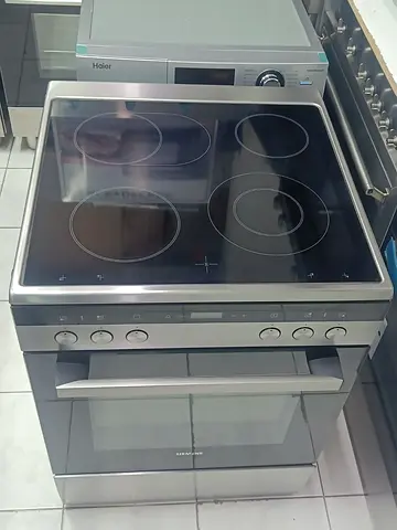 Siemens freestanding electric ceramic hob with oven - good condition