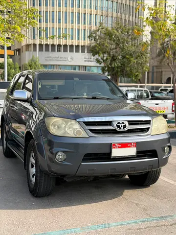 Toyota fortuner sr5 2006