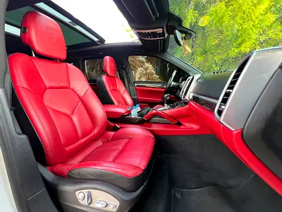 2014 Porsche CAYENNE — миниатюра 16