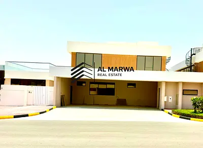 Luxury & Spacious 5-Master BR Spacious Kitchen With Driver & Maid Big Separate Majlis Big Hall Big space Garden Villa
