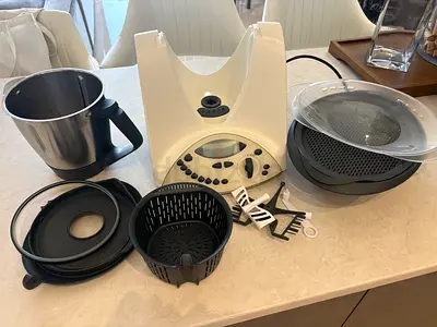 Thermomix. First gen. EU spec. 10 years old. Works perfect. Expat owned.