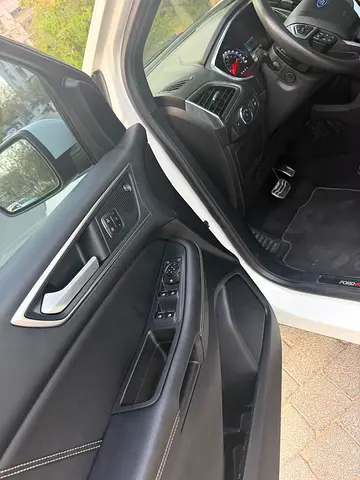 2021 Ford Edge ST — zdjęcie 18