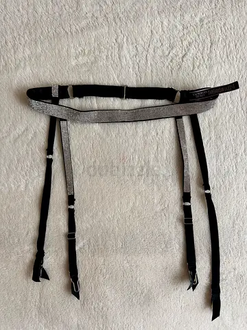 Victoria’s Secret Very Sexy garter belt