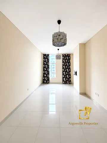 12 شيكًا | شبه مفروش | جاهز للسكن