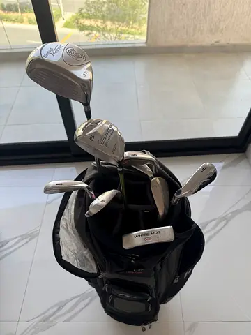 Used Complete Set of Golf Clubs with Carry Bag