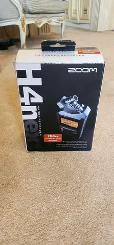 Zoom H4n Handy Recorder (Boxed) - Portable 4-Track Field Recorder