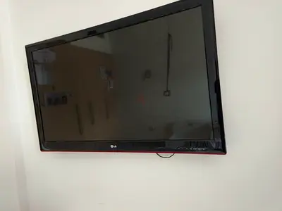 LG 40-inch plasma TV both wall-mounted  - Table mounted,good working condition