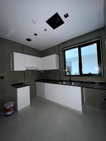 Modern finishes 📍 High-end area and strategic location 🚗 Close to the Dubai entrance 🛣️ Close to Sheikh Mohammed Bin Zayed Road 🏠 One bedroom and
