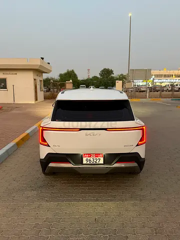 Clean Under warranty 2024 Kia EV5