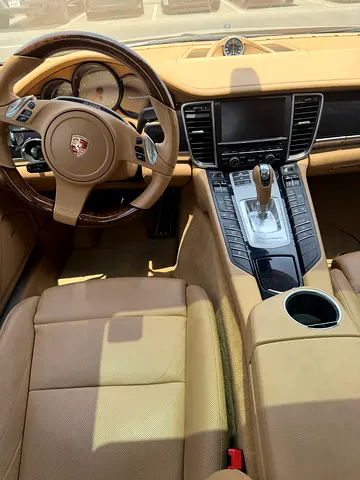 2012 Porsche PANAMERA 缩略图 5
