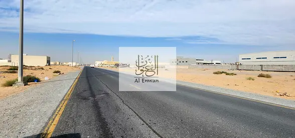 ارض صناعية  مميزة على شارع 36 , 86/44 ، مساحة 40 الف قدم