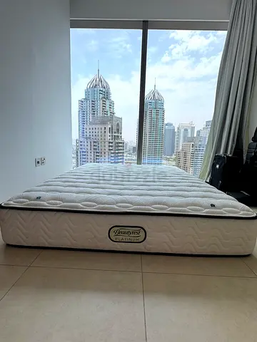 Queen size mattress - perfect condition