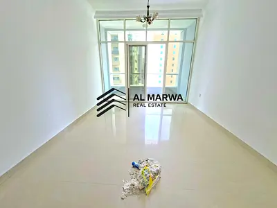 Spacious Studio with balcony and built-in wardrobe