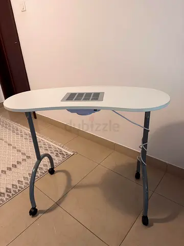 Manicure Table – Foldable, Portable, new
