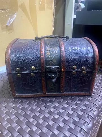 Wooden designed box with handle-18cm length,12cm height