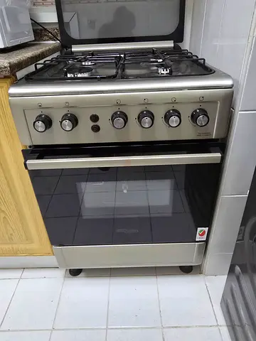4-burner gas cooker with oven. good working condition. Used only 2-3 times. Price negotiatiable.