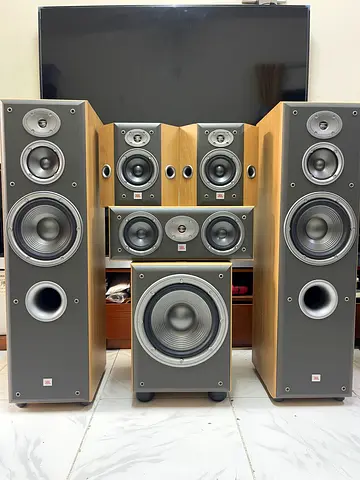 5.1 JBL E60 SPEAKERS AND SUBWOOFER