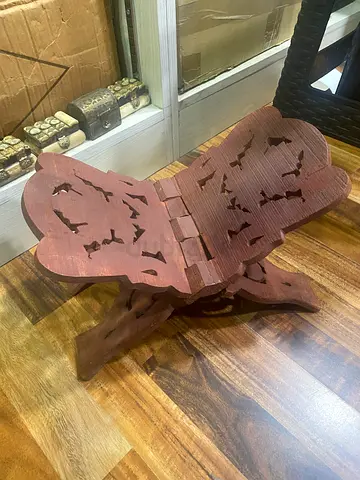Hand-carved wooden foldable book stand