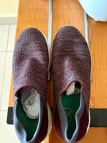 Sketchers walk shoes