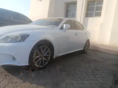صورة 3 لـ 2013 Lexus IS-SERIES