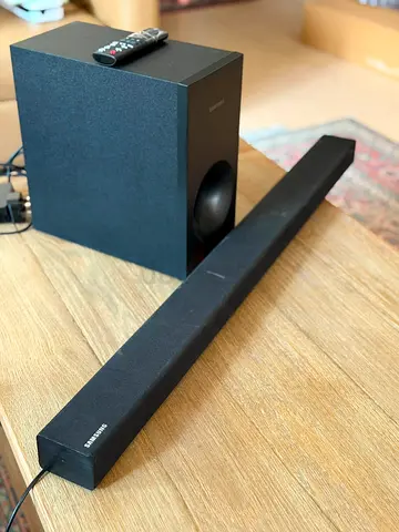 Samsung soundbar with wireless subwoofer – good working condition