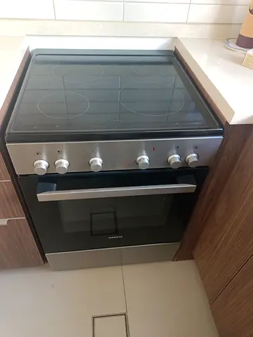 Siemens freestanding electric cooker with ceramic hob and oven - good condition