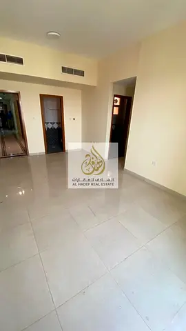 🏡✨ للإيجار السنوي في عجمان – الروضة 1 ✨🏡  🔥 شقة غرفتين وصالة بمواصفات مميزة وسعر مناسب! 🔥  فرصة رائعة للعائلات الباحثة عن شقة مريحة وواسعة في منطق